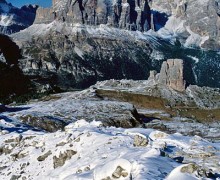 <!--:it-->La Tofana di Rozes (3225 m.) e le Cinque Torri<!--:--><!--:de-->Die Tofana di Rozes (3225 m.) und die Cinque Torri<!--:--><!--:en-->Tofana di Rozes (3225 m.) and the Cinque Torri<!--:-->